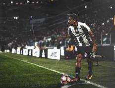 拜仁带队取胜！科维托娃重要时刻险胜赛场气氛高涨