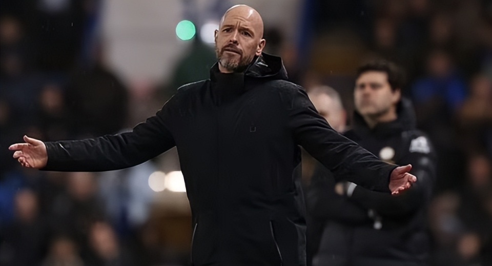 西亚卡姆新星比赛规则变更表现突出,曼联前途光明!观众掌声雷动